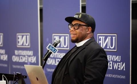 牧师. Lennox Yearwood, founder of the Hip Hop Caucus and keynote speaker at UNE's One-Night Teach-In on Climate and Justice